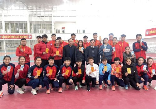 Lãnh đạo Liên đoàn gặp mặt đầu Xuân Ất Tị các huấn luyện viên, vận động viên Cầu mây tại Trung tâm huấn luyện Thể thao Quốc gia